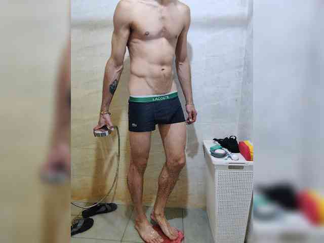 SolistRUtoBali Live Webcam on BongaCams