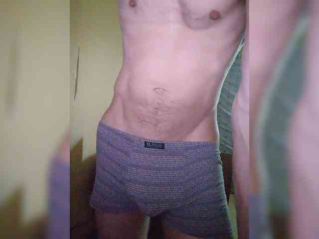 SolistRUtoBali Live Webcam on BongaCams