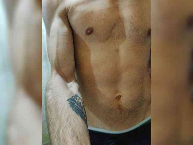 SolistRUtoBali Live Webcam on BongaCams