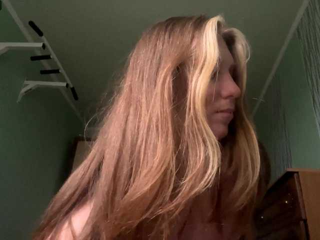 MaragretGonsar live cam on BongaCams