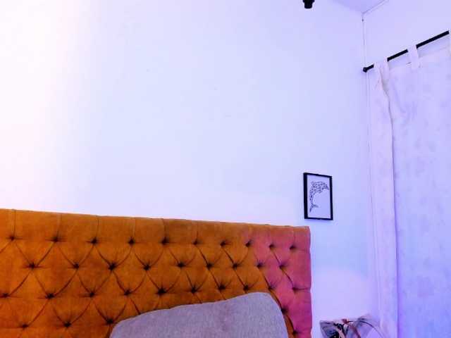 Katty-West live cam on BongaCams