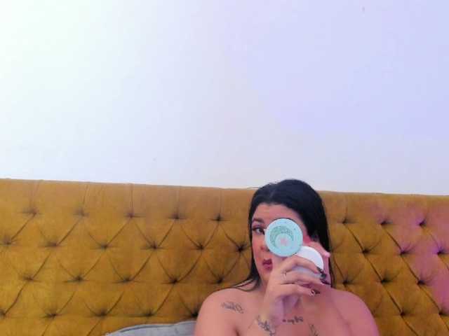 Katty-West live cam on BongaCams