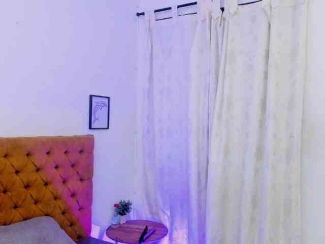 Katty-West webcam