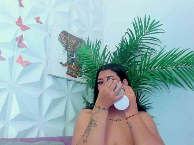 Katty-West webcam