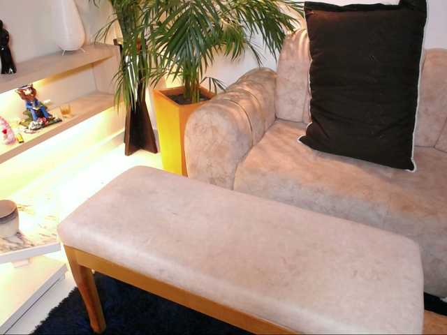 HoneyLuxuryCouple's BongaCams show and profile