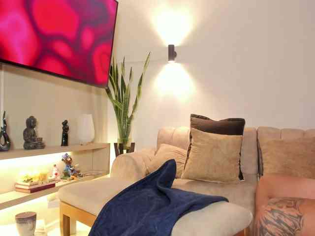 HoneyLuxuryCouple webcam