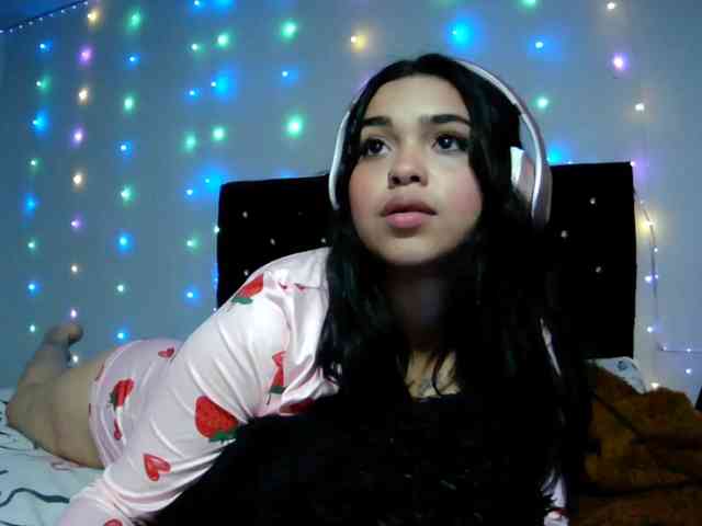 LunaVelvet7 webcam