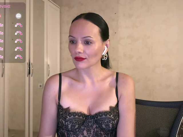 DominatriS live cam
