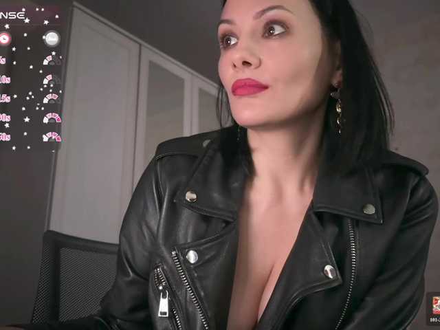 DominatriS live cam
