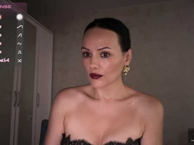 DominatriS live cam on BongaCams