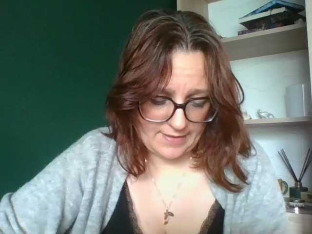 sensualParis live cam preview