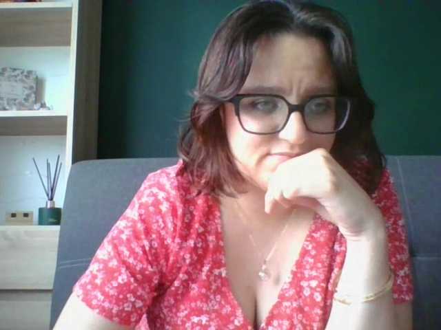sensualParis live webcam show