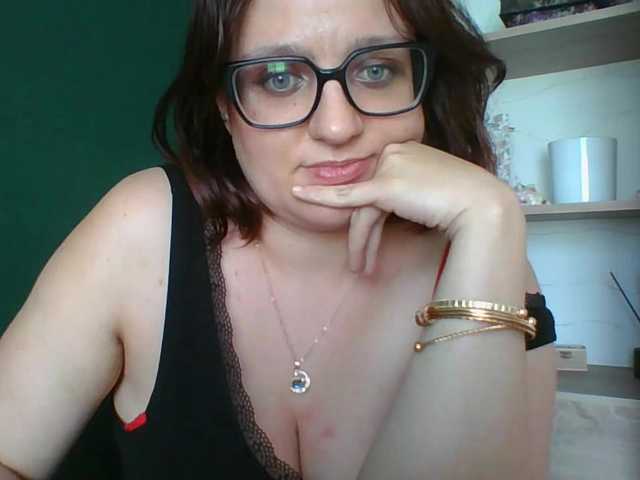 sensualParis live cam on BongaCams