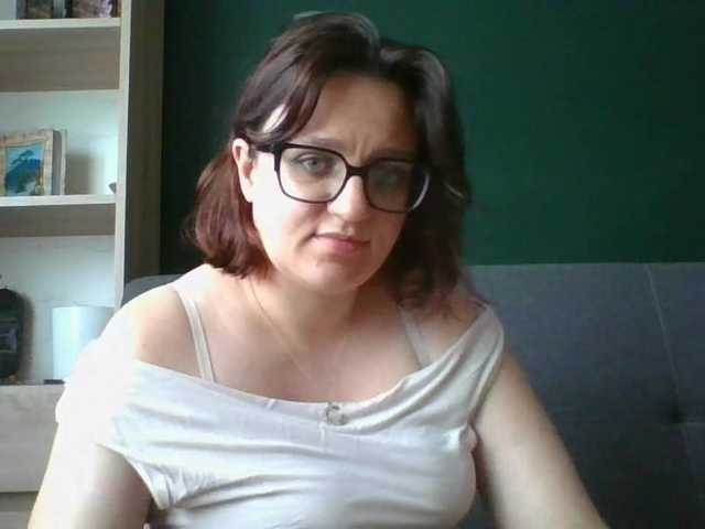 le modèle sensualParis est en webcam porno dans un show sur le site bongacams, il possède les tags suivants: White/Caucasian,Brunette,Shaved