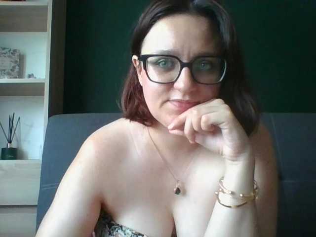 sensualParis live cam on BongaCams