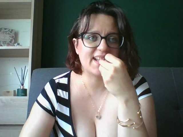 sensualParis live webcam show