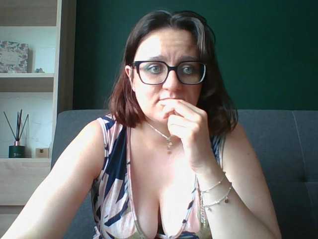 sensualParis live cam on BongaCams
