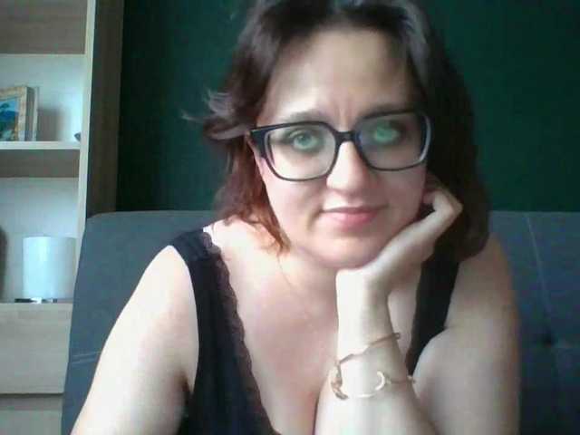 le modèle sensualParis est en webcam porno dans un show sur le site bongacams, il possède les tags suivants: White/Caucasian,Brunette,Shaved