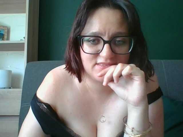 sensualParis live cam on BongaCams
