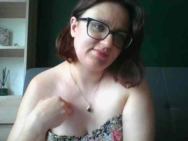 sensualParis Live Webcam on BongaCams