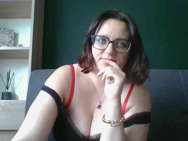 sensualParis webcam