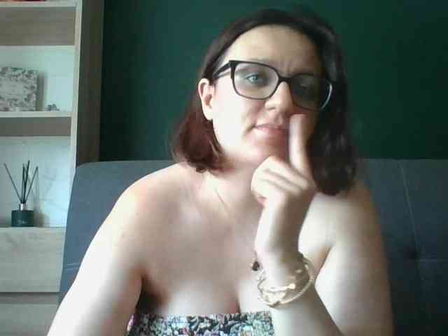 sensualParis Live Webcam on BongaCams