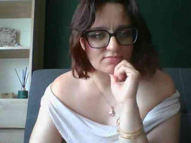 sensualParis webcam