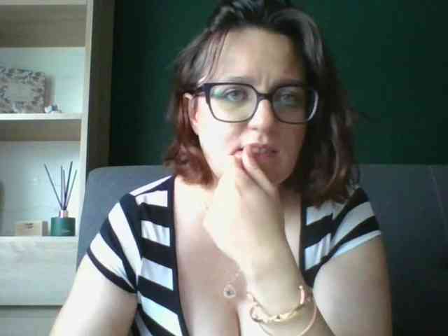 sensualParis webcam