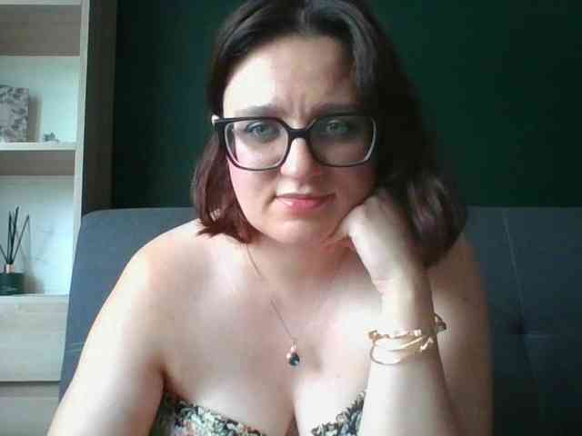 sensualParis Live Webcam on BongaCams