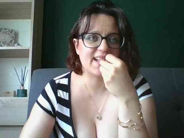 Model: sensualParis