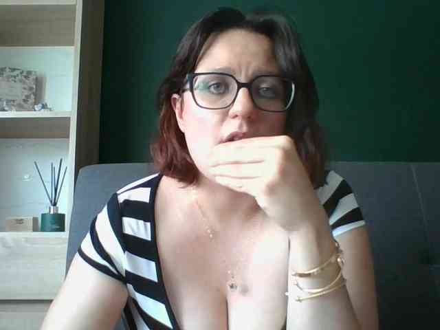 Model: sensualParis
