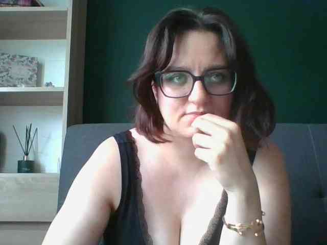 sensualParis webcam
