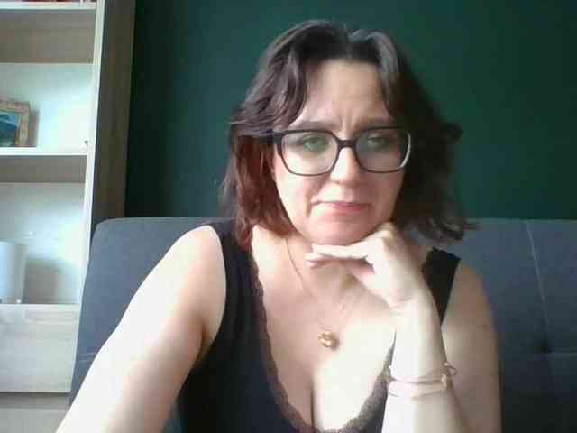 Model: sensualParis