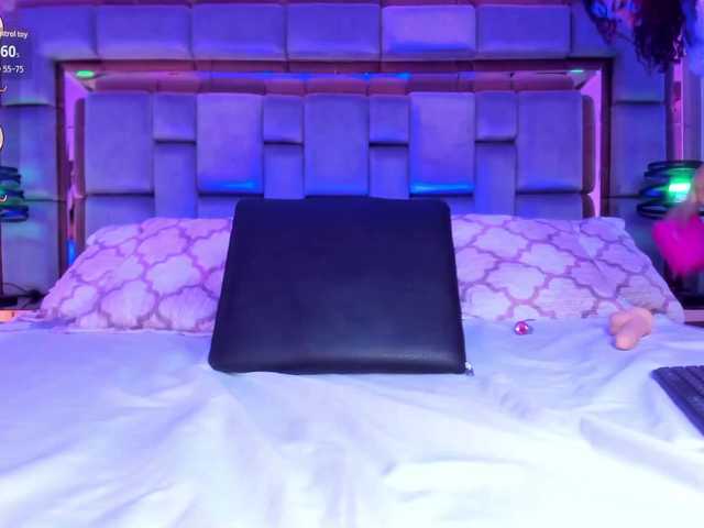 AshleyBlair live webcam show