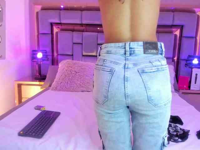 AshleyBlair webcam