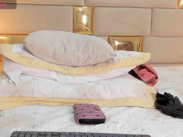 AngelineStone webcam