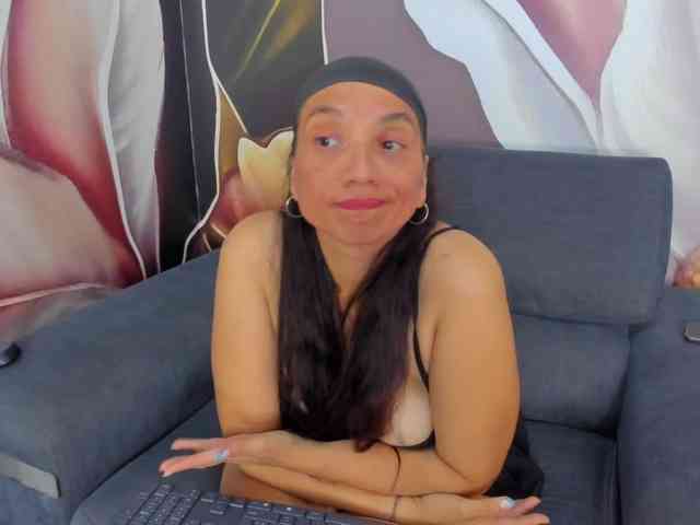 AngelineStone webcam