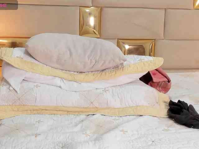 AngelineStone webcam