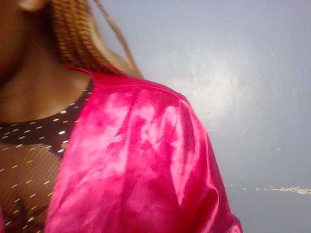 Creme-caramel live cam on BongaCams