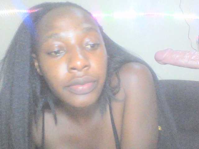 Creme-caramel live cam on BongaCams