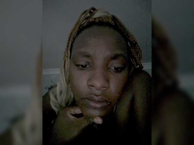 Creme-caramel live cam on BongaCams