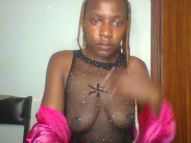 Creme-caramel live cam on BongaCams