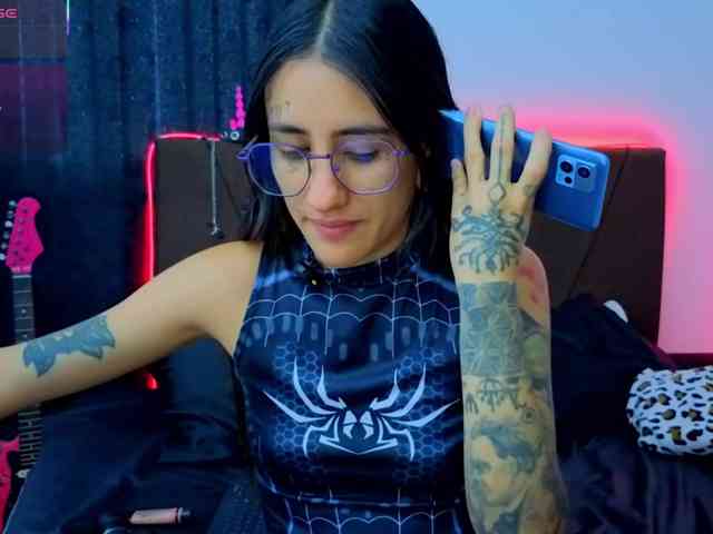 MissVeronicaW webcam