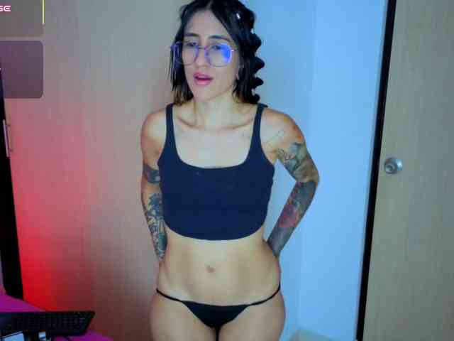 MissVeronicaW MissVeronicaW