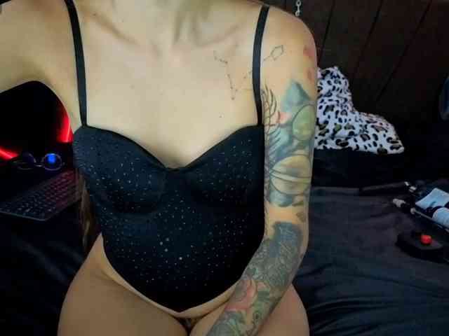 MissVeronicaW MissVeronicaW