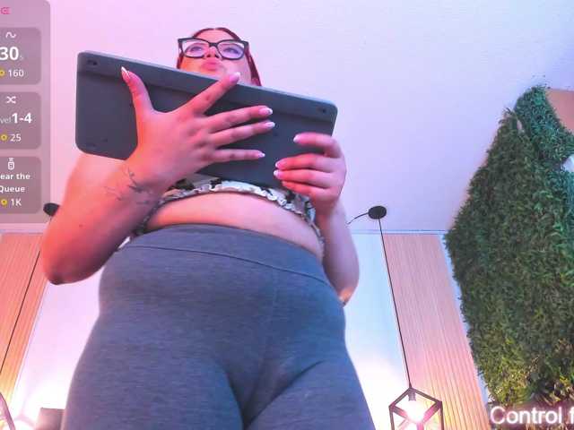 VelvettScarlett's BongaCams show and profile