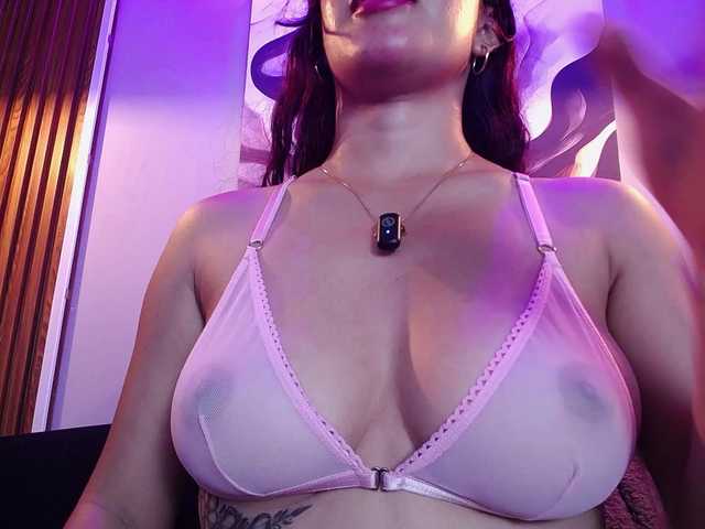 GagingBriana live cam preview