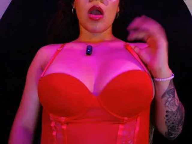 GagingBriana live cam on BongaCams