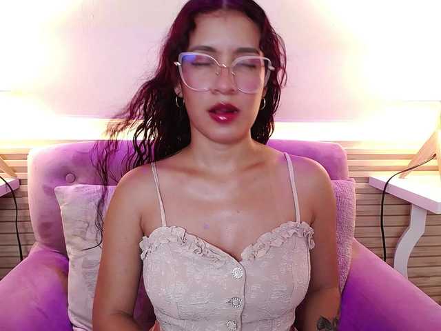 GagingBriana live webcam show