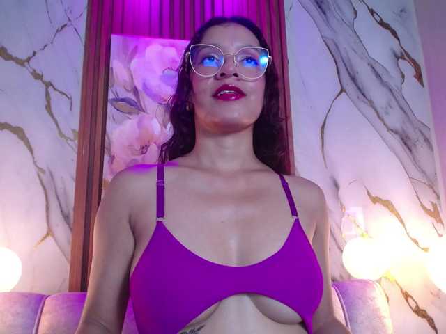 GagingBriana live cam on BongaCams